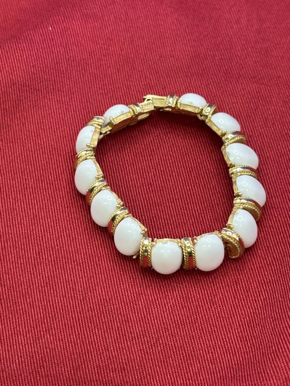 VTG Crown Trifari Mid-Century Bracelet Oval White Cabochons - Picture 15 of 15